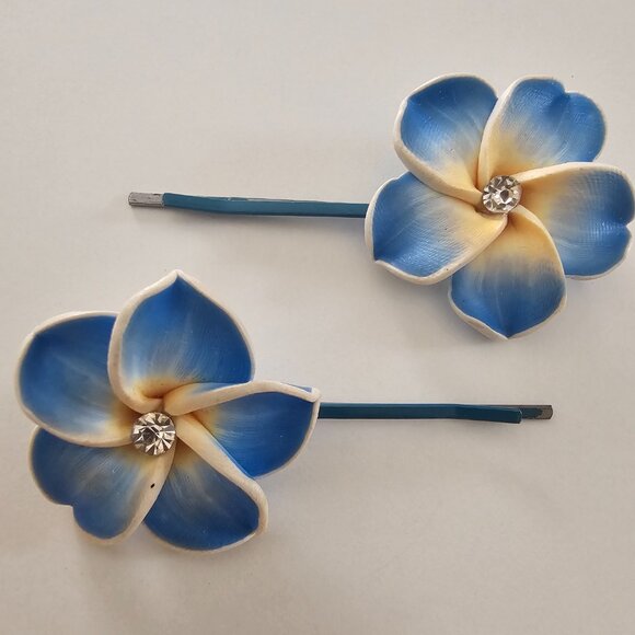 Jewelry Set: 4 Pairs of Blue Earrings and 1 Pair of Blue Flower Hair Clips - Picture 4 of 5